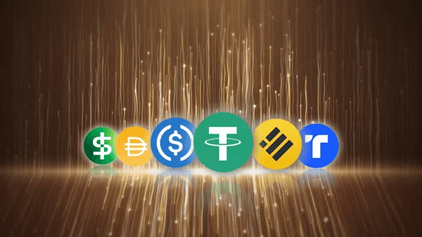 Иконки ведущих стейблкоинов, таких как USDC, EURC, USD, Tether и Binance на фоне золотого света, символ стейблкоинов, криптоплатежей и цифровой финансовой экосистемы.