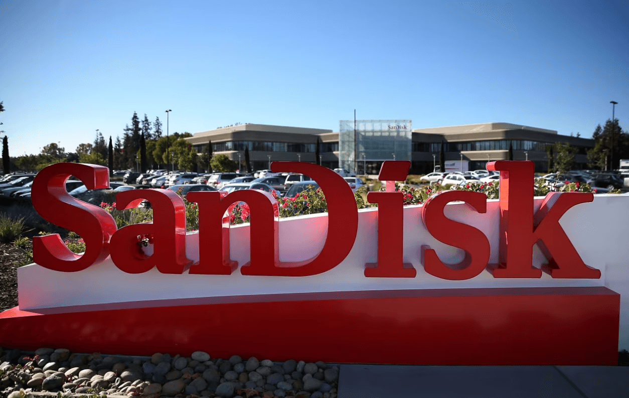 Что такое Sandisk и почему акции выросли с 0 до 000 за один год?